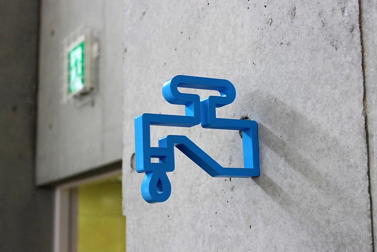 從體育館到實(shí)驗(yàn)室：導(dǎo)視系統(tǒng)如何塑造空間體驗(yàn)？